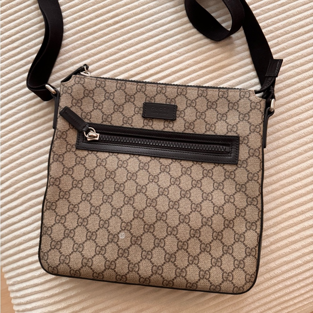 Gucci messenger bag